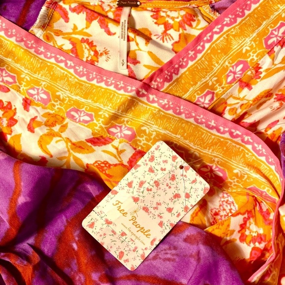 🌺🎉HP🎉🌺 NWOT Free People Cruisin Together Print Top - Picture 12 of 12